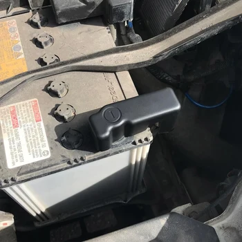 Xburstcar ABS Akumulator Anoda Negativna Elektroda Pole Terminal zaščitni Pokrov so Primerni za Toyota Rav4 RAV4 2017 2018 Dodatki