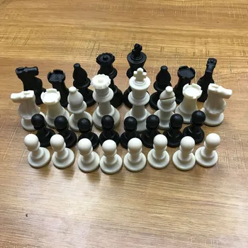 32 Srednjeveški Šahovske Figure / Plastika Skupaj Šahovske Figure Mednarodnih Besedo Šah Zabava Črna in Bela 65 MM