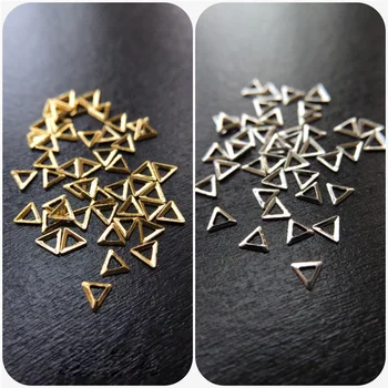 Brezplačna Dostava 250Pcs Punk Zakovice Zlato Srebro trikotnik oblike Kovinske Nail Art Kovinskih Klinov v 3mm,5mm