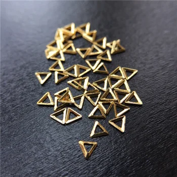 Brezplačna Dostava 250Pcs Punk Zakovice Zlato Srebro trikotnik oblike Kovinske Nail Art Kovinskih Klinov v 3mm,5mm