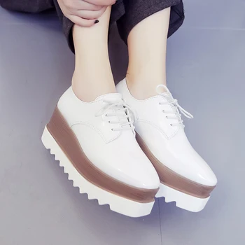 Zadrgo čevlji 2019 pomlad novega enotnega čevlji ženske debel-soled muffin school študent Združenem Kraljestvu živo majhen usnjeni čevlji