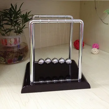 Newton je Zibelka Mizo Namizni Dekor Kovinski Nihalo Žogo Newton Žogo Fizike Znanost Nihalo Jekla Bilance Žogo